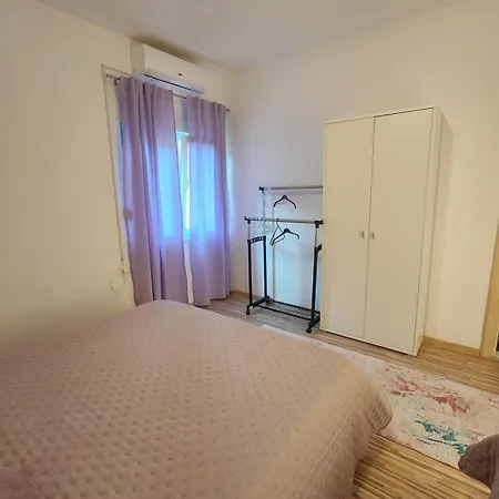 Guest House Oscar Near The Sea And River Apartman