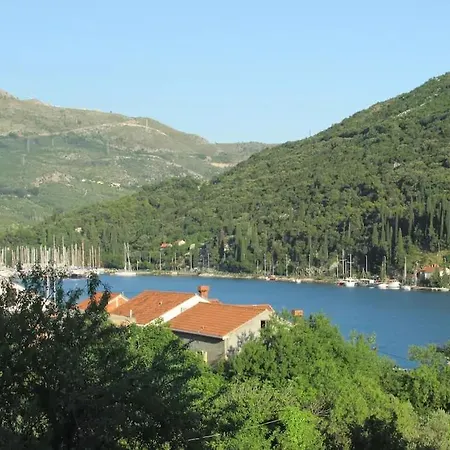 Guest House Oscar Near The Sea And River Διαμέρισμα *